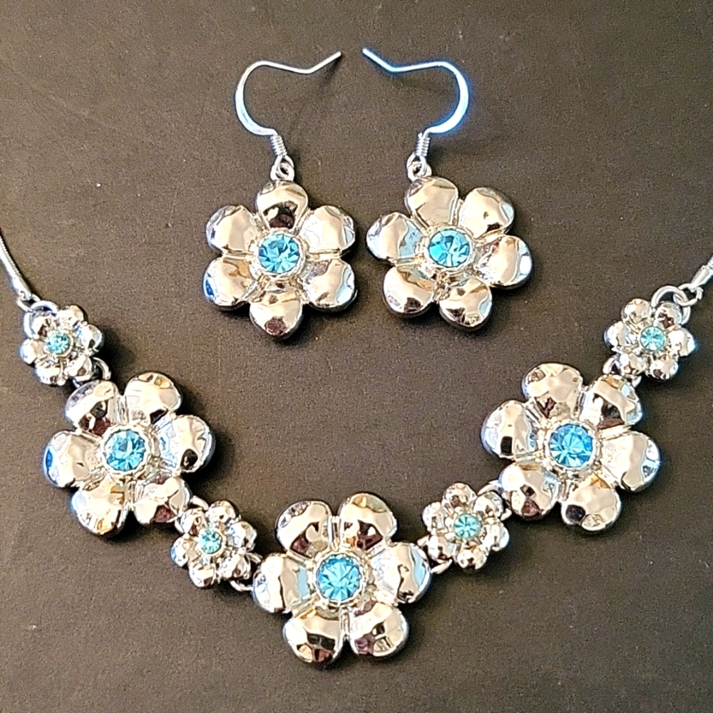 NEW Silver-tone Necklace & Earrings Set, Aquamarine Blue Crystals